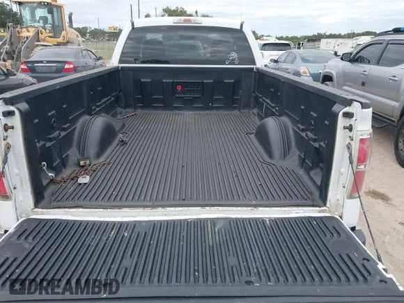 ✅ 2009 Ford F-150 XL • VIN: 1FTRF12819KB23175 • Лот: 40892119. Опубліковано раніше на IAAI з пробігом 264 352 миль. Безкоштовний доступ до архіву аукціонних продажів зі США та докладний звіт про історію автомобіля на DreamBid. Зображення 8.