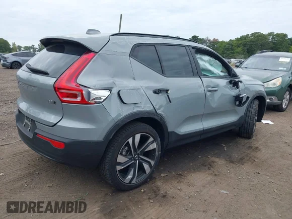 ✅ 2025 Volvo XC40 Ultimate Dark Theme • VIN: YV4L12UM4S2481426 • Лот: 43193514. Опубликован ранее на IAAI с пробегом 7 миль. Бесплатный доступ к архиву аукционных продаж из США и подробный отчёт об истории автомобиля на DreamBid. Изображение 6.
