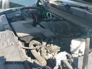 ✅ 2017 GMC Yukon SLE • VIN: 1GKS2AKC2HR385637 • Lot: 43056202. Listed on IAAI with 111,140 mi. Free auction sales archive from the USA and detailed vehicle history report at DreamBid. Image 21.