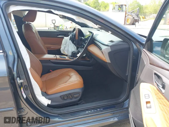 ✅ 2019 Toyota Avalon XLE • VIN: 4T1BZ1FB0KU030278 • Lot: 41984852. Wystawiony na IAAI z przebiegiem 127 165 mil. Bezpłatny archiwum sprzedaży aukcyjnych z USA i szczegółowy raport historii pojazdu na DreamBid. Zdjęcie 5.