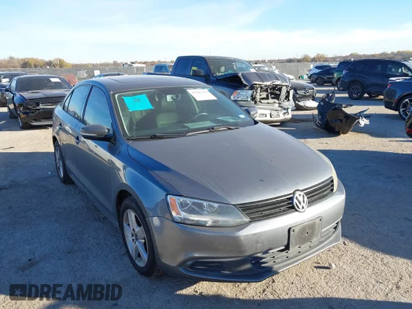 ✅ 2011 Volkswagen Jetta TDI • VIN: 3VW3L7AJXBM068047 • Lot: 43905220. Wystawiony na IAAI z przebiegiem 208 813 mil. Bezpłatny archiwum sprzedaży aukcyjnych z USA i szczegółowy raport historii pojazdu na DreamBid. Zdjęcie 1.