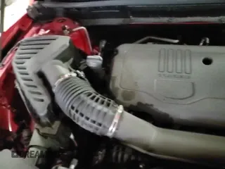 2024 Chevrolet Blazer LT z VIN 3GNKBJR44RS171295, wystawiony jako Copart lot #47431225 z przebiegiem 18 699 mil mil oraz Szkoda całkowita • Salvage title. Historia ofert i sprzedaży dostępna na DreamBid. Obrazek 16.