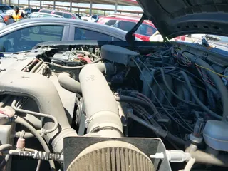 ✅ 1995 Ford Bronco Custom • VIN: 1FMEU15H5SLB65909 • Lot: 41880810. Wystawiony na IAAI z przebiegiem 216 927 mil. Bezpłatny archiwum sprzedaży aukcyjnych z USA i szczegółowy raport historii pojazdu na DreamBid. Zdjęcie 12.