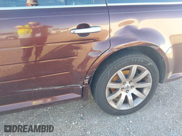 ✅ 2010 Ford Flex Limited • VIN: 2FMGK5DC7ABB29410 • Лот: 43120095. Опубліковано раніше на IAAI з пробігом 272 216 миль. Безкоштовний доступ до архіву аукціонних продажів зі США та докладний звіт про історію автомобіля на DreamBid. Зображення 6.