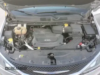 ✅ 2019 Chrysler Pacifica Touring L • VIN: 2C4RC1BG9KR540129 • Lot: 90339685. Listed on Copart with 47,703 mi. Free auction sales archive from the USA and detailed vehicle history report at DreamBid. Image 15.