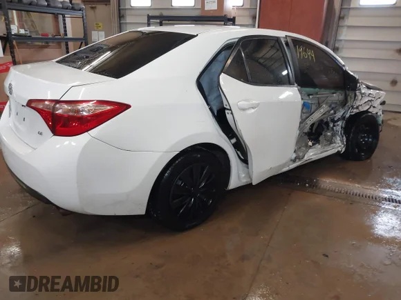 ✅ 2018 Toyota Corolla LE • VIN: 5YFBURHE7JP833819 • Lot: 44219644. Wystawiony na IAAI z przebiegiem 135 001 mil. Bezpłatny archiwum sprzedaży aukcyjnych z USA i szczegółowy raport historii pojazdu na DreamBid. Zdjęcie 4.
