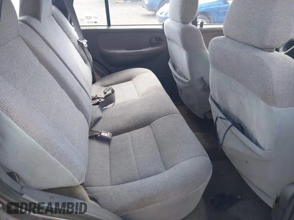✅ 2000 Kia Sportage • VIN: KNDJA7233Y5670478 • Lot: 44984005. Wystawiony na IAAI z przebiegiem 181 743 mil. Bezpłatny archiwum sprzedaży aukcyjnych z USA i szczegółowy raport historii pojazdu na DreamBid. Zdjęcie 8.
