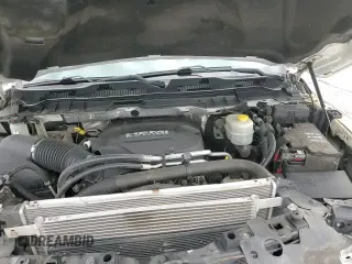 ✅ 2018 Ram 3500 • VIN: 3C63R3EJ5JG220891 • Lot: 49263665. Wystawiony na Copart z przebiegiem 61 719 mil. Bezpłatny archiwum sprzedaży aukcyjnych z USA i szczegółowy raport historii pojazdu na DreamBid. Zdjęcie 13.