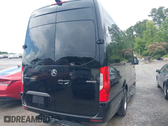 ✅ 2023 Mercedes-Benz Sprinter • VIN: W1Y5NDHYXPT152204 • Lot: 42450423. Wystawiony na IAAI z przebiegiem 19 369 mil. Bezpłatny archiwum sprzedaży aukcyjnych z USA i szczegółowy raport historii pojazdu na DreamBid. Zdjęcie 4.