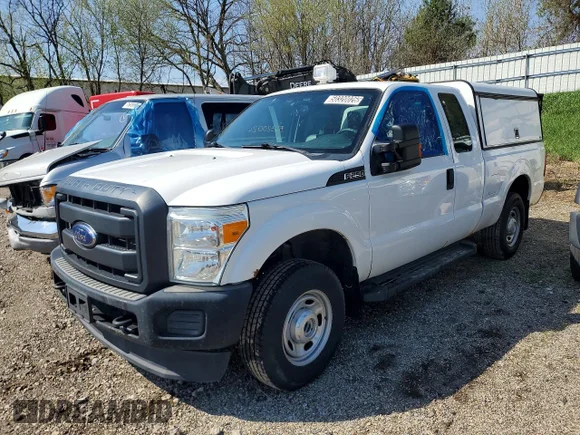 ✅ 2015 Ford F-250 XL • VIN: 1FT7X2B63FEA28006 • Лот: 50320026. Опубліковано раніше на Copart з пробігом 218 334 миль. Безкоштовний доступ до архіву аукціонних продажів зі США та докладний звіт про історію автомобіля на DreamBid. Зображення 1.