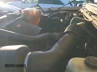 ✅ 2000 Ford F-250 • VIN: 1FDNF21L0YEC89531 • Lot: 41038601. Wystawiony na IAAI z przebiegiem 320 228 mil. Bezpłatny archiwum sprzedaży aukcyjnych z USA i szczegółowy raport historii pojazdu na DreamBid. Zdjęcie 19.