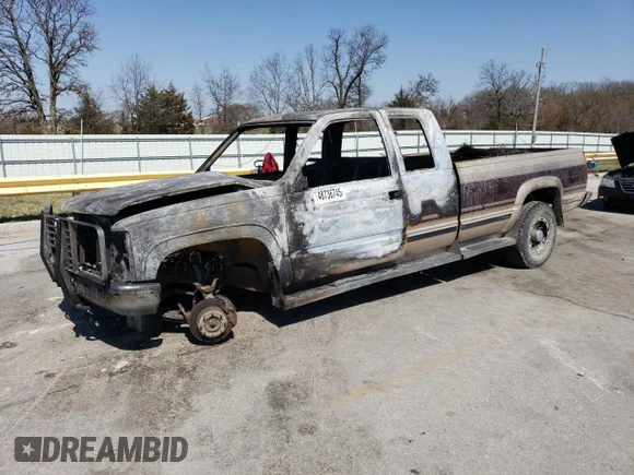 ✅ 1993 Chevrolet K2500 • VIN: 1GCGK29F8PE225176 • Lot: 48736745. Wystawiony na Copart z przebiegiem Nie podano. Bezpłatny archiwum sprzedaży aukcyjnych z USA i szczegółowy raport historii pojazdu na DreamBid. Zdjęcie 1.