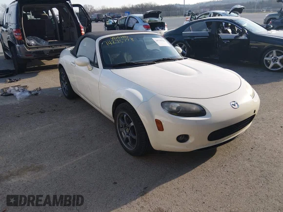 ✅ 2006 Mazda MX-5 Miata Touring • VIN: JM1NC25F460111018 • Лот: 44758106. Опубліковано раніше на IAAI з пробігом Не вказано. Безкоштовний доступ до архіву аукціонних продажів зі США та докладний звіт про історію автомобіля на DreamBid. Зображення 1.