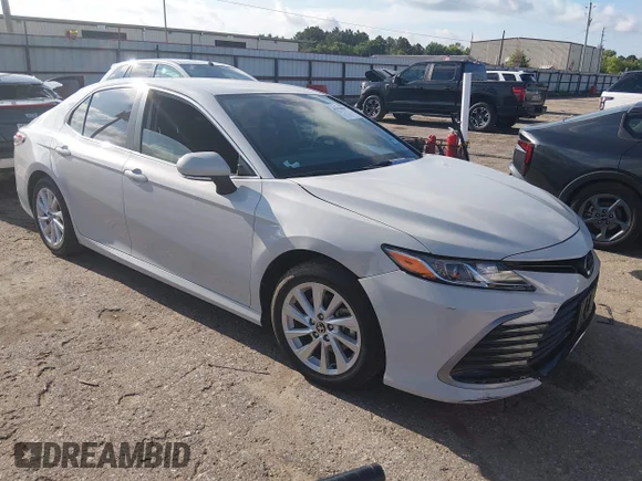 ✅ 2024 Toyota Camry LE • VIN: 4T1R11AK4RU219958 • Lot: 45170099. Wystawiony na IAAI z przebiegiem 8 625 mil. Bezpłatny archiwum sprzedaży aukcyjnych z USA i szczegółowy raport historii pojazdu na DreamBid. Zdjęcie 1.