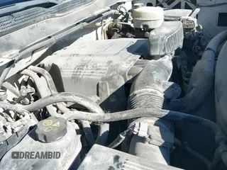 ✅ 2015 Chevrolet Silverado 2500HD Work Truck • VIN: 1GC1KUEG8FF149452 • Lot: 43589670. Wystawiony na IAAI z przebiegiem 313 050 mil. Bezpłatny archiwum sprzedaży aukcyjnych z USA i szczegółowy raport historii pojazdu na DreamBid. Zdjęcie 18.