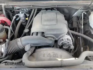 ✅ 2007 Chevrolet Silverado 2500HD 1LT • VIN: 1GCHC23KX7F565575 • Lot: 86905504. Wystawiony na Copart z przebiegiem 87 824 mil. Bezpłatny archiwum sprzedaży aukcyjnych z USA i szczegółowy raport historii pojazdu na DreamBid. Zdjęcie 15.