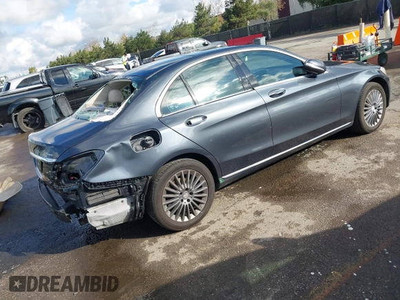 ✅ 2015 Mercedes-Benz C 300 Luxury • VIN: 55SWF4KB3FU041584 • Lot: 44063107. Wystawiony na IAAI z przebiegiem 115 015 mil. Bezpłatny archiwum sprzedaży aukcyjnych z USA i szczegółowy raport historii pojazdu na DreamBid. Zdjęcie 4.