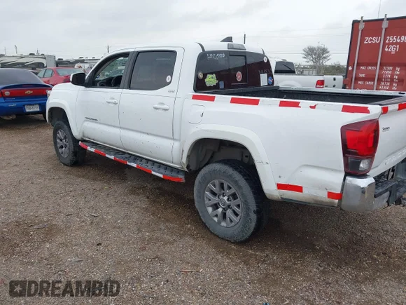 ✅ 2018 Toyota Tacoma SR5 • VIN: 5TFAZ5CN6JX062199 • Lot: 44104912. Wystawiony na IAAI z przebiegiem 97 834 mil. Bezpłatny archiwum sprzedaży aukcyjnych z USA i szczegółowy raport historii pojazdu na DreamBid. Zdjęcie 3.