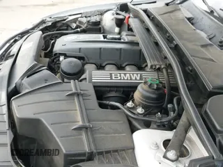 ✅ 2009 BMW 1 Series 128i • VIN: WBAUL73599VJ76485 • Lot: 43705123. Wystawiony na IAAI z przebiegiem 88 259 mil. Bezpłatny archiwum sprzedaży aukcyjnych z USA i szczegółowy raport historii pojazdu na DreamBid. Zdjęcie 19.