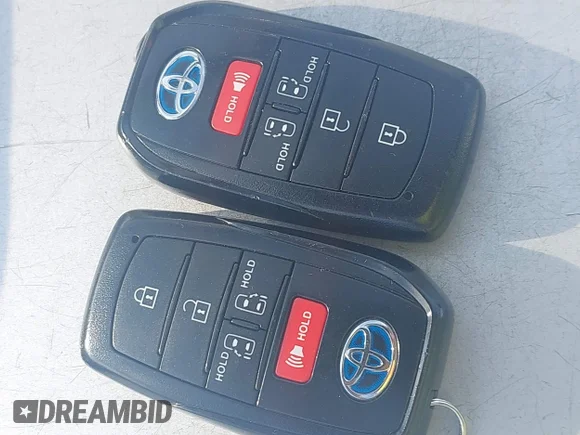 ✅ 2022 Toyota Sienna LE • VIN: 5TDKSKFC7NS066288 • Lot: 45385215. Listed on IAAI with 41,683 mi. Free auction sales archive from the USA and detailed vehicle history report at DreamBid. Image 11.