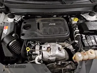 ✅ 2019 Jeep Cherokee Overland • VIN: 1C4PJMJN8KD255889 • Lot: 92038095. Listed on Copart with 128,092 mi. Free auction sales archive from the USA and detailed vehicle history report at DreamBid. Image 14.