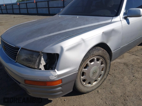 ✅ 1997 Lexus LS 400 • VIN: JT8BH28F0V0087071 • Lot: 44695620. Wystawiony na IAAI z przebiegiem 336 534 mil. Bezpłatny archiwum sprzedaży aukcyjnych z USA i szczegółowy raport historii pojazdu na DreamBid. Zdjęcie 6.
