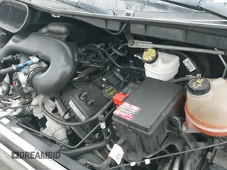 ✅ 2019 Ford Transit • VIN: 1FTYR1YM6KKA42086 • Lot: 41574522. Wystawiony na IAAI z przebiegiem 119 734 mil. Bezpłatny archiwum sprzedaży aukcyjnych z USA i szczegółowy raport historii pojazdu na DreamBid. Zdjęcie 18.