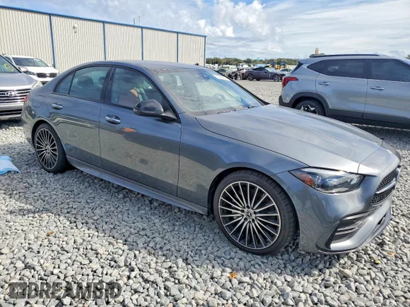 ✅ 2024 Mercedes-Benz C 300 • VIN: W1KAF4GB8RR208000 • Lot: 74042405. Wystawiony na Copart z przebiegiem 3 959 mil. Bezpłatny archiwum sprzedaży aukcyjnych z USA i szczegółowy raport historii pojazdu na DreamBid. Zdjęcie 4.
