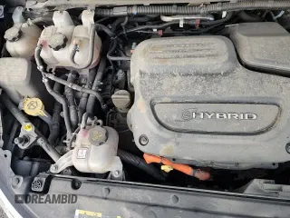 ✅ 2019 Chrysler Pacifica Hybrid Limited • VIN: 2C4RC1N73KR668765 • Лот: 65393835. Опубликован ранее на Copart с пробегом 72 744 миль. Бесплатный доступ к архиву аукционных продаж из США и подробный отчёт об истории автомобиля на DreamBid. Изображение 16.