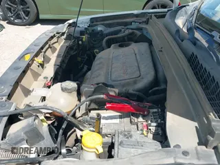 ✅ 2018 Jeep Renegade Latitude • VIN: ZACCJABB5JPJ03499 • Lot: 42608361. Wystawiony na IAAI z przebiegiem 120 908 mil. Bezpłatny archiwum sprzedaży aukcyjnych z USA i szczegółowy raport historii pojazdu na DreamBid. Zdjęcie 19.