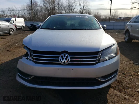 ✅ 2015 Volkswagen Passat Wolfsburg Edition • VIN: 1VWAT7A31FC049032 • Lot: 46755873. Wystawiony na Copart z przebiegiem 104 673 mil. Bezpłatny archiwum sprzedaży aukcyjnych z USA i szczegółowy raport historii pojazdu na DreamBid. Zdjęcie 5.