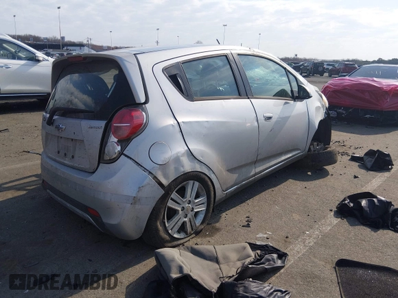 ✅ 2014 Chevrolet Spark LS • VIN: KL8CB6S95EC447671 • Lot: 44714600. Wystawiony na IAAI z przebiegiem 122 960 mil. Bezpłatny archiwum sprzedaży aukcyjnych z USA i szczegółowy raport historii pojazdu na DreamBid. Zdjęcie 4.