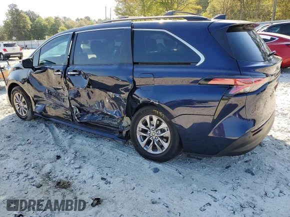 ✅ 2021 Toyota Sienna XLE • VIN: 5TDYRKEC6MS017816 • Lot: 48399576. Listed on Copart with 55,024 mi. Free auction sales archive from the USA and detailed vehicle history report at DreamBid. Image 2.
