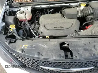 ✅ 2022 Chrysler Voyager LX • VIN: 2C4RC1CG0NR224279 • Lot: 91107755. Wystawiony na Copart z przebiegiem 18 488 mil. Bezpłatny archiwum sprzedaży aukcyjnych z USA i szczegółowy raport historii pojazdu na DreamBid. Zdjęcie 15.