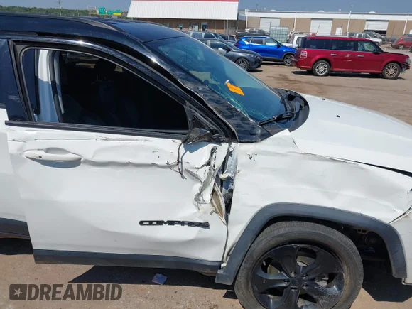 ✅ 2019 Jeep Compass Altitude • VIN: 3C4NJCBBXKT636725 • Лот: 43200549. Опубліковано раніше на IAAI з пробігом 99 713 миль. Безкоштовний доступ до архіву аукціонних продажів зі США та докладний звіт про історію автомобіля на DreamBid. Зображення 6.