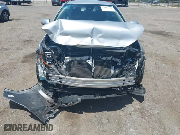 ✅ 2022 Toyota Corolla LE • VIN: 5YFEPMAE0NP369747 • Lot: 45394322. Wystawiony na IAAI z przebiegiem 72 896 mil. Bezpłatny archiwum sprzedaży aukcyjnych z USA i szczegółowy raport historii pojazdu na DreamBid. Zdjęcie 6.