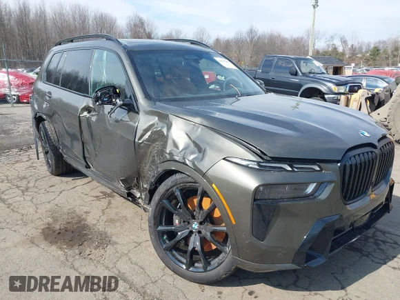 ✅ 2025 BMW X7 xDrive40i • VIN: 5UX23EM07S9W53333 • Лот: 41651402. Опубліковано раніше на IAAI з пробігом 6 591 миль. Безкоштовний доступ до архіву аукціонних продажів зі США та докладний звіт про історію автомобіля на DreamBid. Зображення 1.