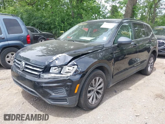 ✅ 2019 Volkswagen Tiguan SE • VIN: 3VV2B7AXXKM042488 • Lot: 42293239. Wystawiony na IAAI z przebiegiem 117 681 mil. Bezpłatny archiwum sprzedaży aukcyjnych z USA i szczegółowy raport historii pojazdu na DreamBid. Zdjęcie 6.