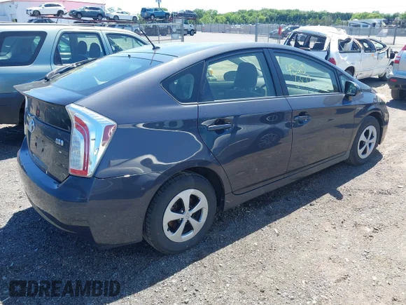 ✅ 2014 Toyota Prius Three • VIN: JTDKN3DU6E1743708 • Lot: 45206877. Wystawiony na IAAI z przebiegiem 110 047 mil. Bezpłatny archiwum sprzedaży aukcyjnych z USA i szczegółowy raport historii pojazdu na DreamBid. Zdjęcie 4.