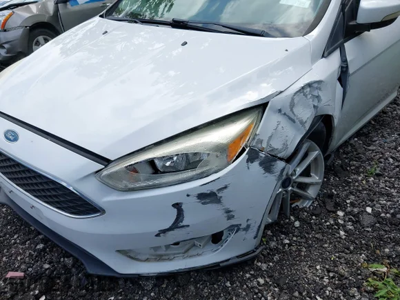 ✅ 2015 Ford Focus SE • VIN: 1FADP3K28FL224238 • Lot: 45134818. Wystawiony na IAAI z przebiegiem 142 157 mil. Bezpłatny archiwum sprzedaży aukcyjnych z USA i szczegółowy raport historii pojazdu na DreamBid. Zdjęcie 6.