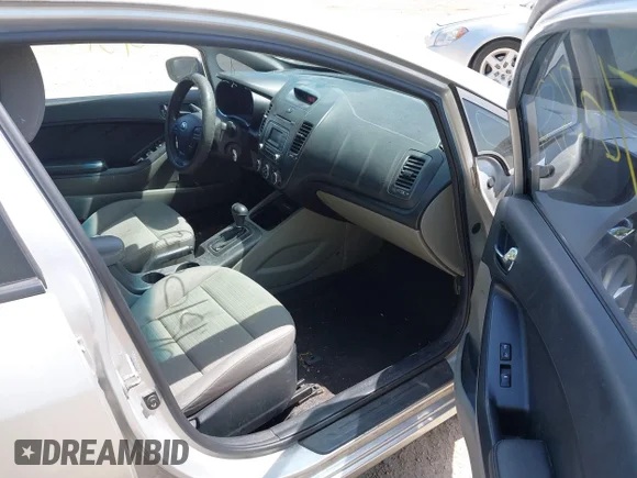✅ 2014 Kia Forte LX • VIN: KNAFX4A65E5165047 • Lot: 45102534. Wystawiony na IAAI z przebiegiem 128 054 mil. Bezpłatny archiwum sprzedaży aukcyjnych z USA i szczegółowy raport historii pojazdu na DreamBid. Zdjęcie 5.