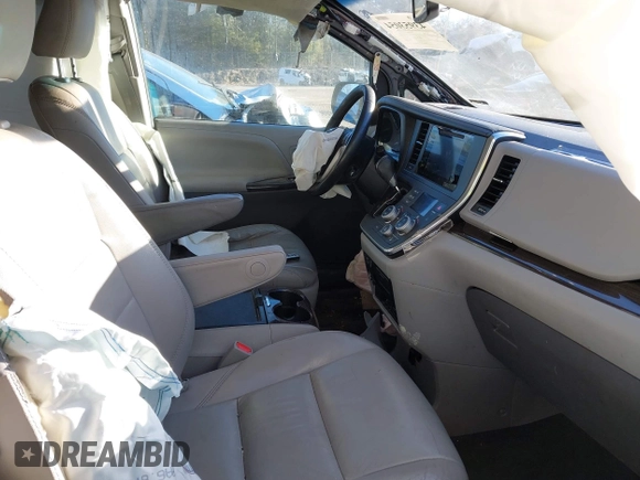 ✅ 2017 Toyota Sienna XLE • VIN: 5TDDZ3DC2HS175789 • Lot: 43953054. Wystawiony na IAAI z przebiegiem 250 294 mil. Bezpłatny archiwum sprzedaży aukcyjnych z USA i szczegółowy raport historii pojazdu na DreamBid. Zdjęcie 5.