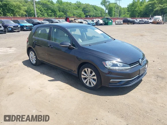 ✅ 2018 Volkswagen Golf S • VIN: 3VWG17AU8JM276296 • Лот: 45299047. Опубліковано раніше на IAAI з пробігом 42 262 миль. Безкоштовний доступ до архіву аукціонних продажів зі США та докладний звіт про історію автомобіля на DreamBid. Зображення 1.