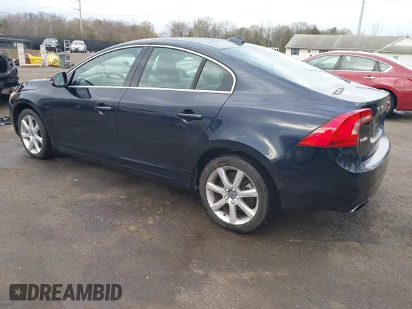 ✅ 2016 Volvo S60 T5 Drive-E Premier • VIN: YV126MFK9G2410828 • Lot: 44734044. Wystawiony na IAAI z przebiegiem 62 925 mil. Bezpłatny archiwum sprzedaży aukcyjnych z USA i szczegółowy raport historii pojazdu na DreamBid. Zdjęcie 3.