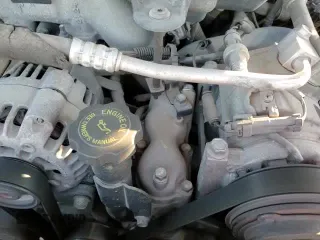 ✅ 2005 Chevrolet Silverado 2500HD • VIN: 1GCHC24285E150966 • Lot: 84203594. Wystawiony na Copart z przebiegiem 205 701 mil. Bezpłatny archiwum sprzedaży aukcyjnych z USA i szczegółowy raport historii pojazdu na DreamBid. Zdjęcie 13.