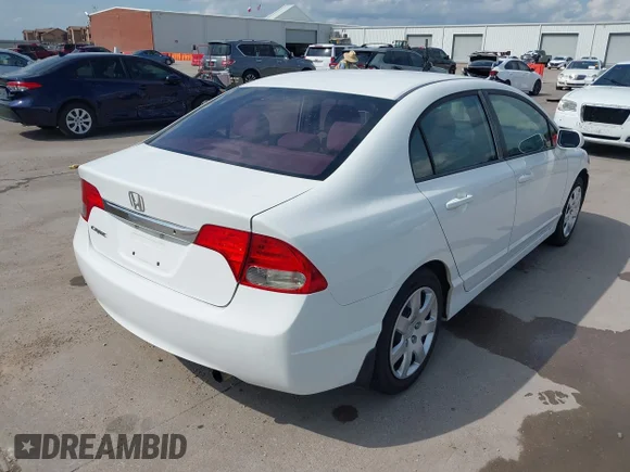 ✅ 2010 Honda Civic LX • VIN: 2HGFA1F50AH564391 • Lot: 42737368. Wystawiony na IAAI z przebiegiem 160 552 mil. Bezpłatny archiwum sprzedaży aukcyjnych z USA i szczegółowy raport historii pojazdu na DreamBid. Zdjęcie 4.