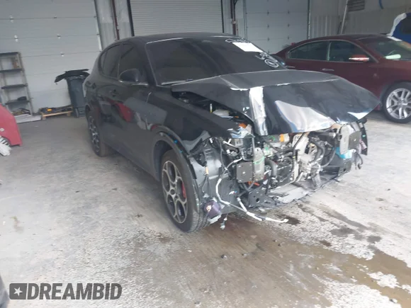 ✅ 2024 Alfa Romeo Tonale Veloce • VIN: ZASPATDW2R3060146 • Lot: 42561372. Listed on IAAI with 11,063 mi. Free auction sales archive from the USA and detailed vehicle history report at DreamBid. Image 1.