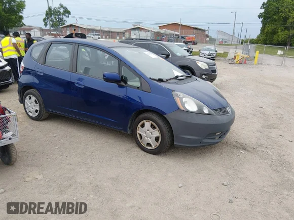 ✅ 2013 Honda Fit • VIN: JHMGE8H32DC018712 • Lot: 45043880. Wystawiony na IAAI z przebiegiem 231 763 mil. Bezpłatny archiwum sprzedaży aukcyjnych z USA i szczegółowy raport historii pojazdu na DreamBid. Zdjęcie 1.