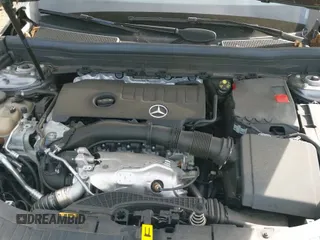 ✅ 2020 Mercedes-Benz GLB 250 • VIN: WDC4M4HBXLW013014 • Lot: 43218431. Listed on IAAI with 25,147 mi. Free auction sales archive from the USA and detailed vehicle history report at DreamBid. Image 20.