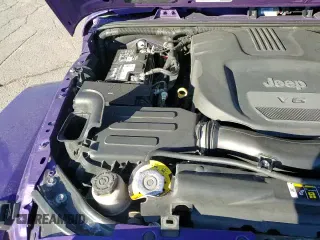 ✅ 2018 Jeep Wrangler Unlimited Sahara • VIN: 1C4HJWEGXJL900798 • Lot: 86701835. Wystawiony na Copart z przebiegiem 109 363 mil. Bezpłatny archiwum sprzedaży aukcyjnych z USA i szczegółowy raport historii pojazdu na DreamBid. Zdjęcie 13.